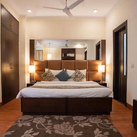 Ahuja Residency Cyber City II Gurgaon Exterior photo