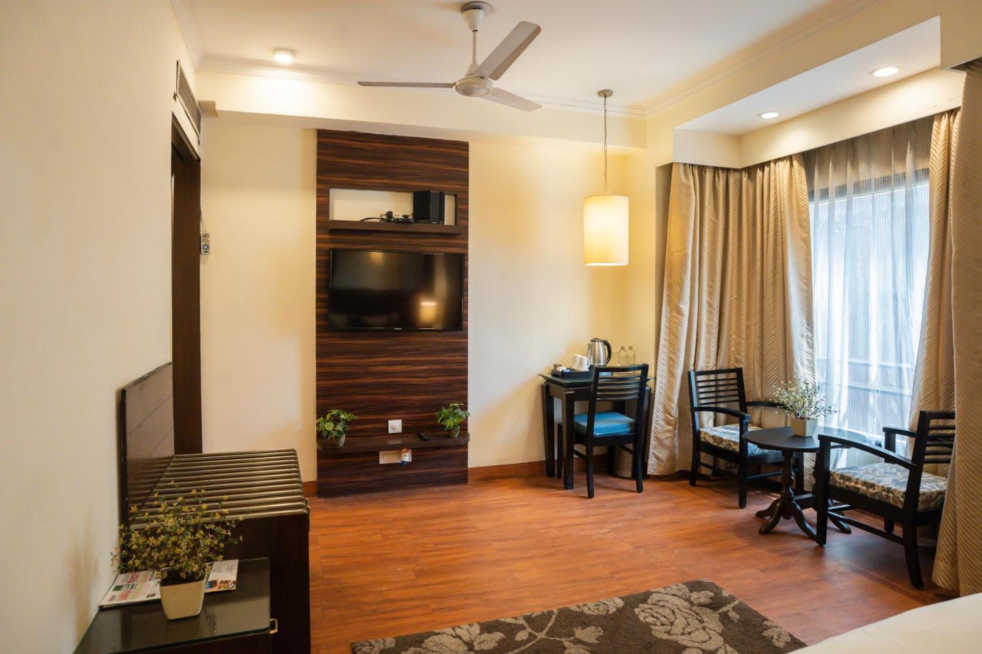 Ahuja Residency Cyber City II Gurgaon Exterior photo
