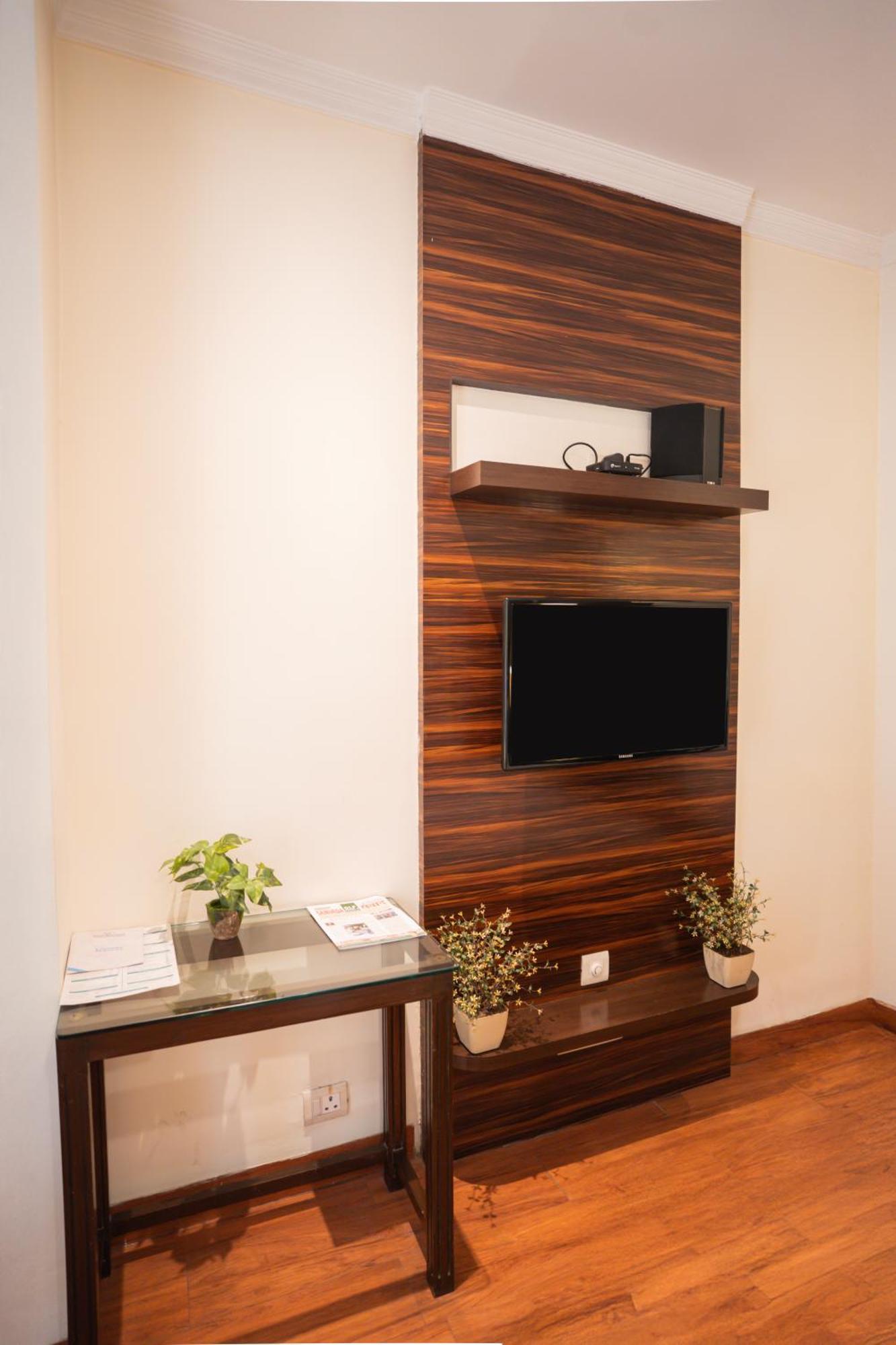 Ahuja Residency Cyber City II Gurgaon Exterior photo