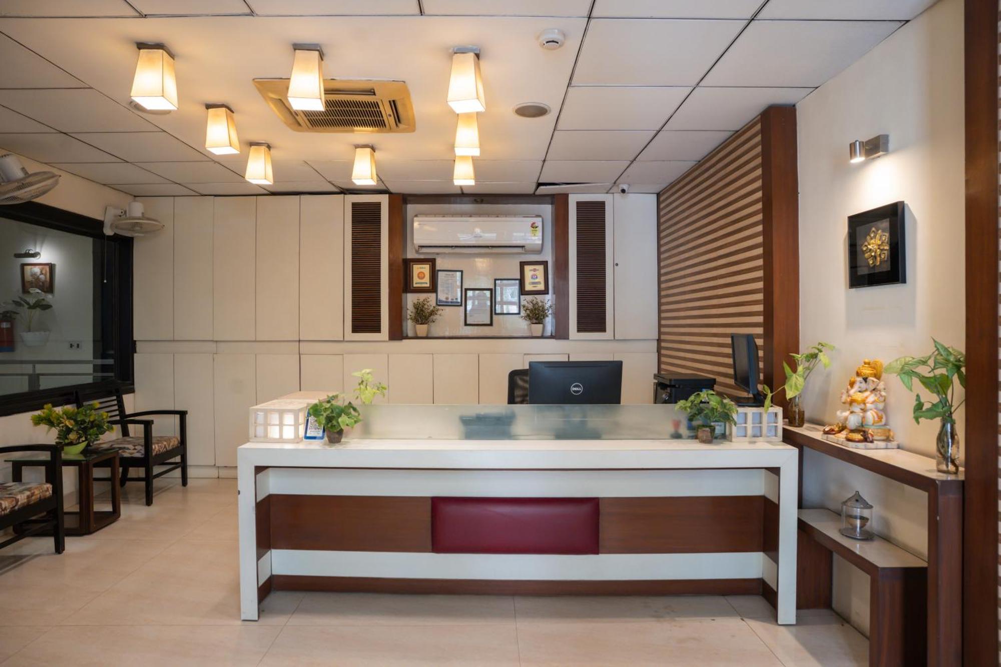 Ahuja Residency Cyber City II Gurgaon Exterior photo