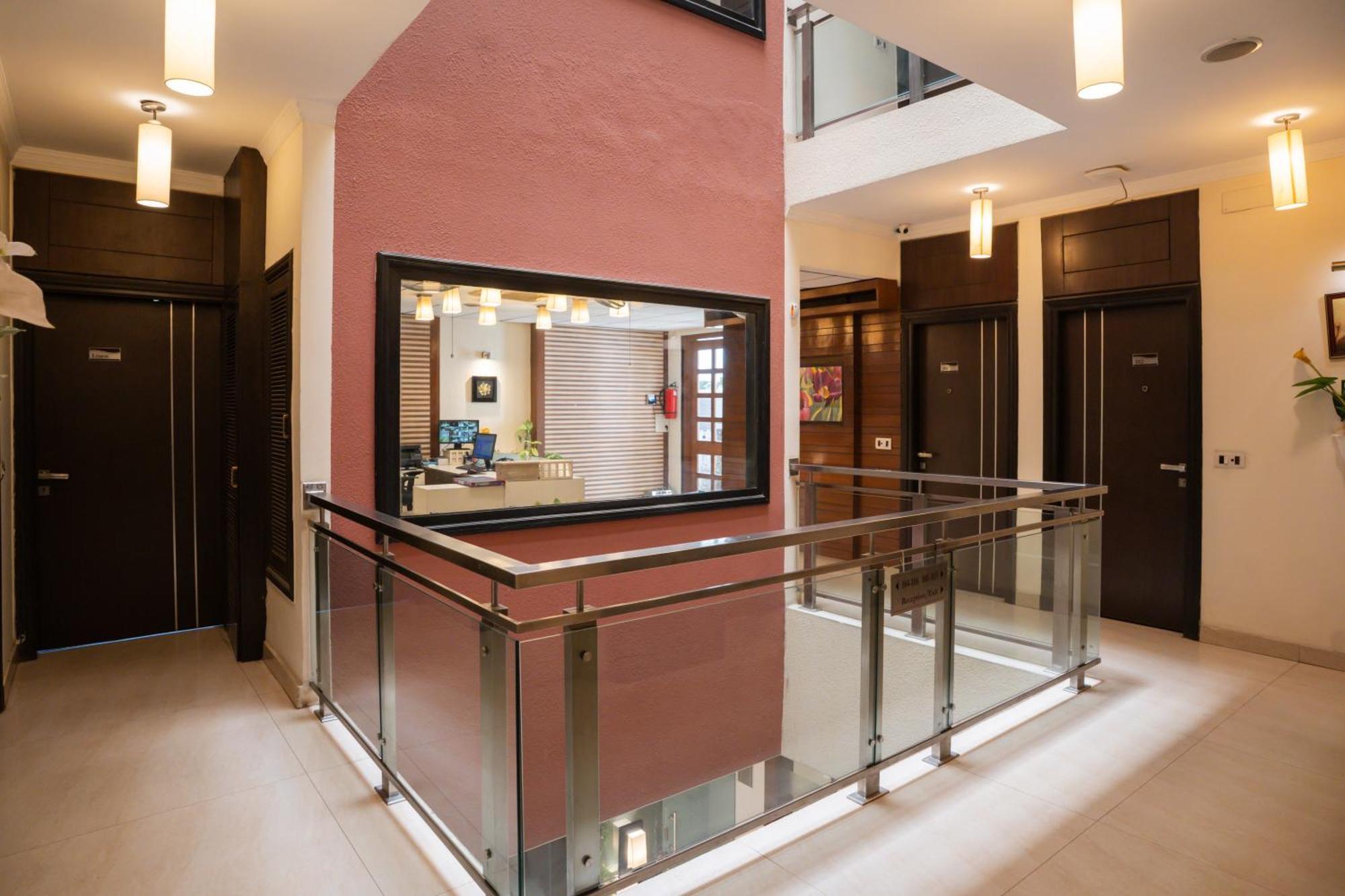 Ahuja Residency Cyber City II Gurgaon Exterior photo