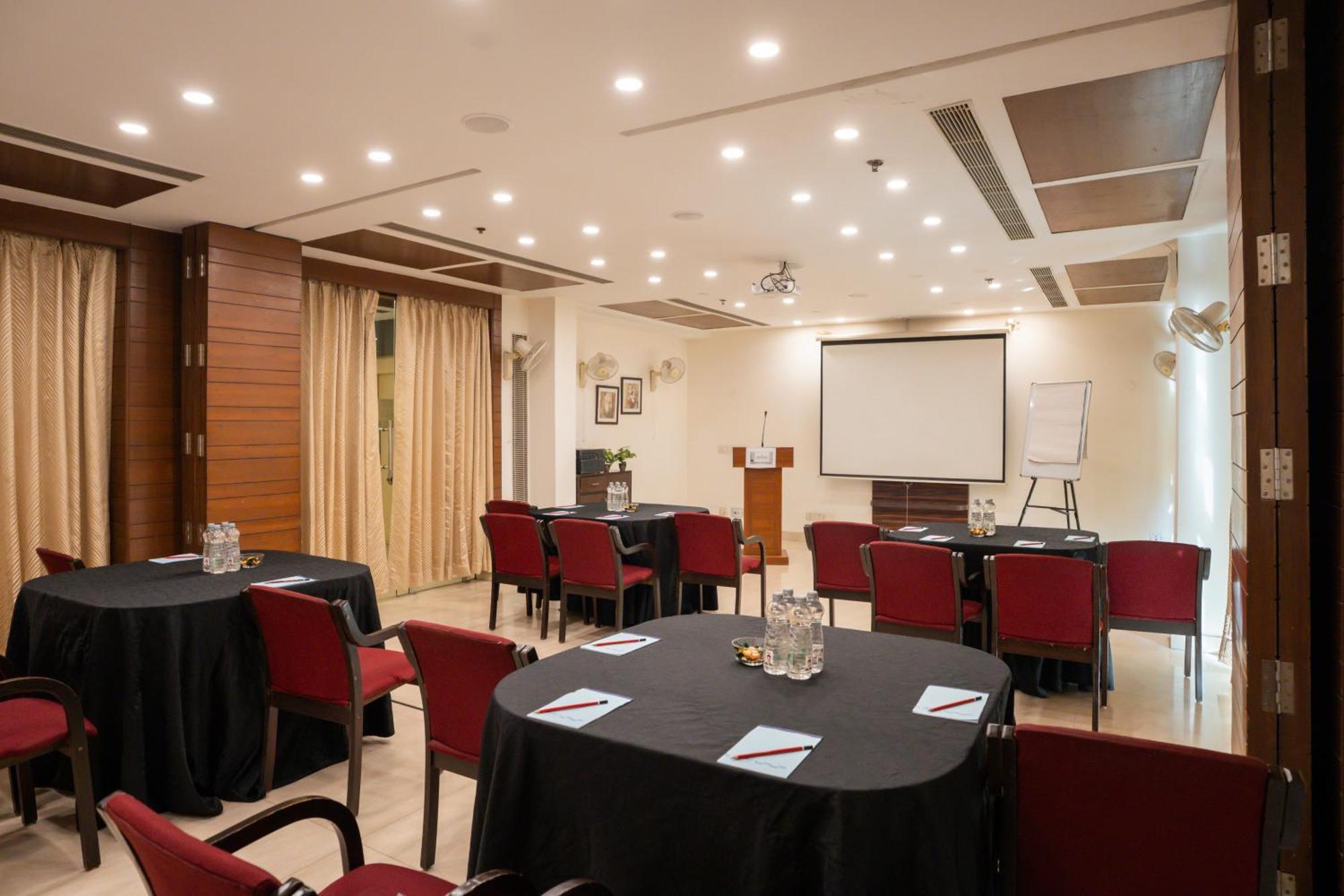 Ahuja Residency Cyber City II Gurgaon Exterior photo