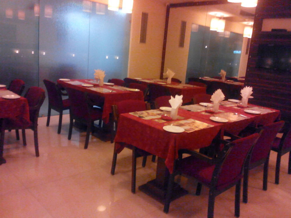 Ahuja Residency Cyber City II Gurgaon Exterior photo